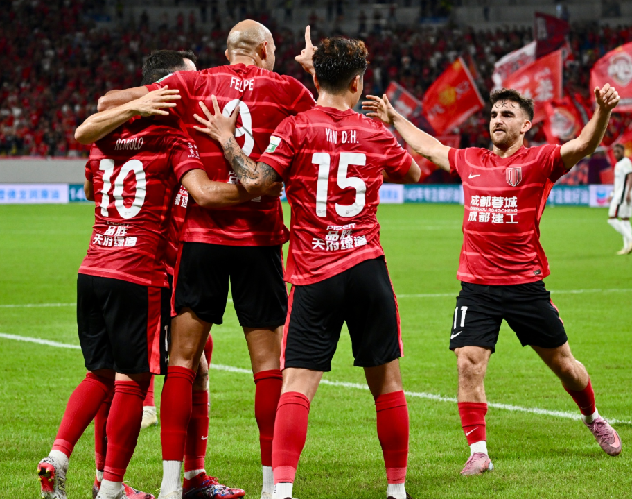 英雄联盟S15-关于冲刺阶段欧超杯焦点战；成都蓉城调整名单；球迷炸锅；球队文化再被提及的信息